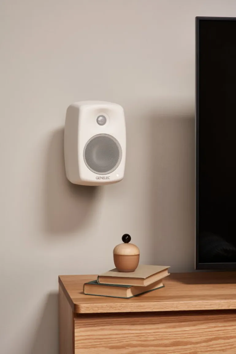 Genelec G Two (B) active speaker, white