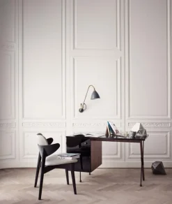 GUBI 62 Desk, walnut - black