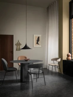 GUBI Beetle chair, full.upholst.,conic matt black, Around boucle 032