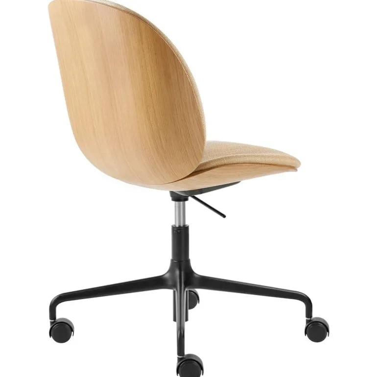 GUBI Beetle meeting chair w/ castors, height-adjust., oak - Flair 134