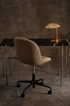 GUBI Beetle meeting chair w/ castors, height-adjust., Karakorum 003