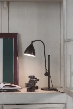 GUBI Bestlite BL1 table lamp, black brass
