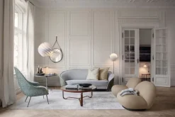 GUBI Bestlite BL1 table lamp, black brass - classic white