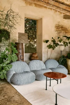 GUBI Carmel coffee table, 60 x 60 cm, black - rock red