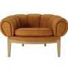 GUBI Croissant lounge chair, oiled oak - Chamois Cuoio 1708