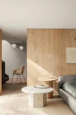 GUBI Epic coffee table, round, 80 cm, white travertine