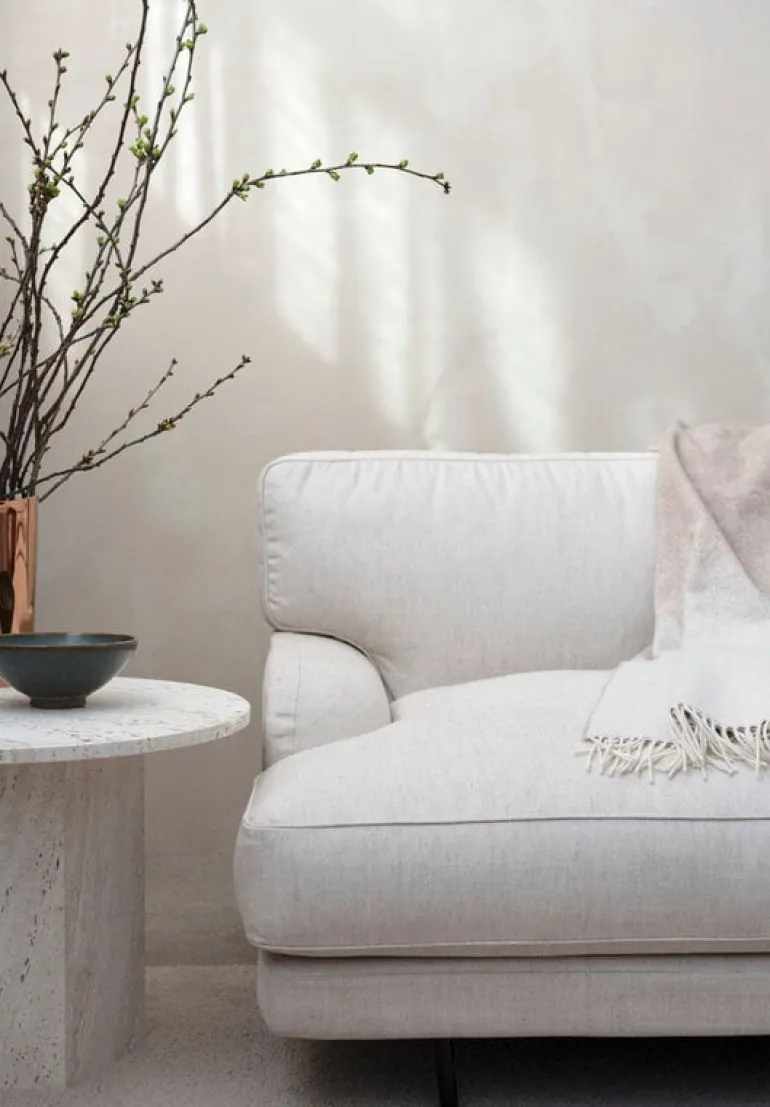 GUBI Flaneur 3-seater sofa, antique brass - Indianskop 15