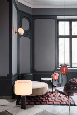 GUBI Gravity table lamp, small, black steel