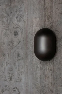 GUBI Howard wall lamp, gunmetal brass