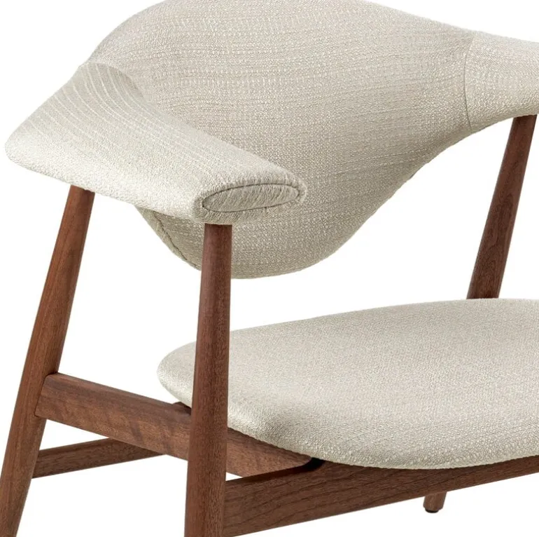 GUBI Masculo lounge chair, oiled walnut, Eero Special FR 106