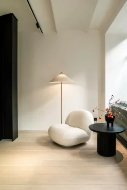 GUBI Pacha lounge chair, Karakorum 001 - pearl gold