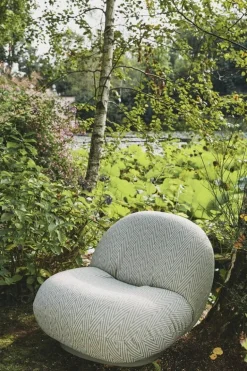 GUBI Pacha Outdoor lounge chair, swivel base, Libera 003