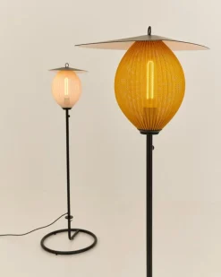 GUBI Satellite Outdoor floor lamp, black - cream white