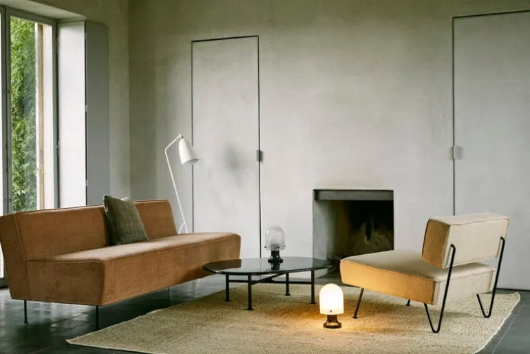 GUBI Seine portable lamp, antique brass - white