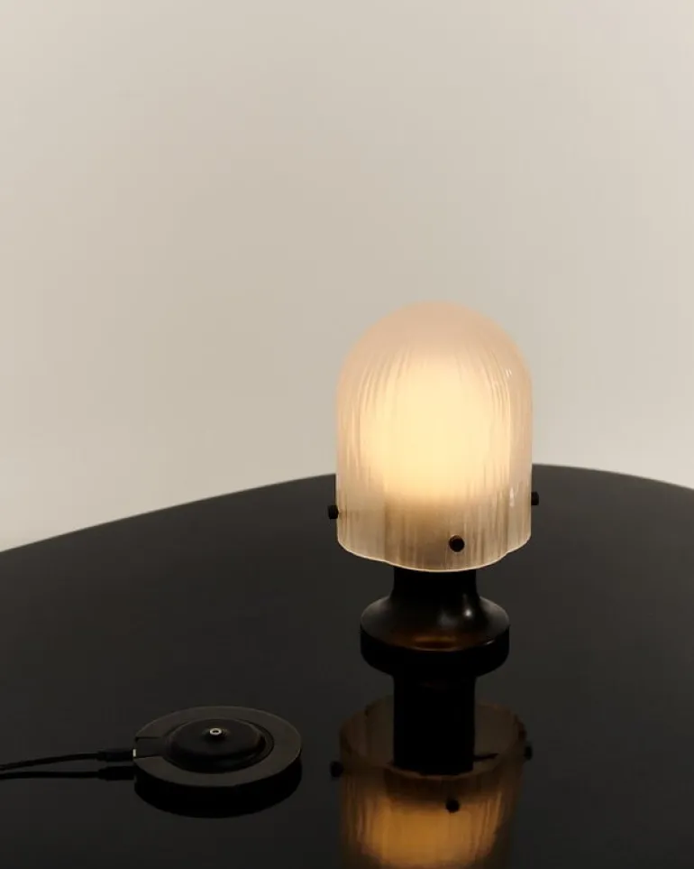 GUBI Seine portable lamp, antique brass - white