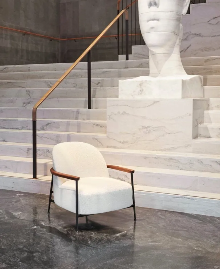 GUBI Sejour lounge chair with armrests, Artemidor001-walnut-antique b