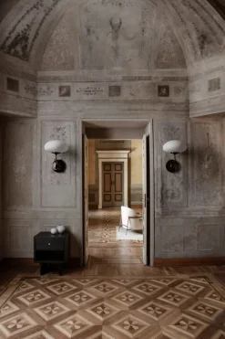 GUBI Stemlite wall lamp, black chrome