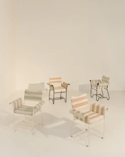 GUBI Tropique chair, classic white - Leslie Stripe 20