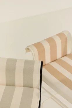 GUBI Tropique chair, classic black - Leslie Stripe 20