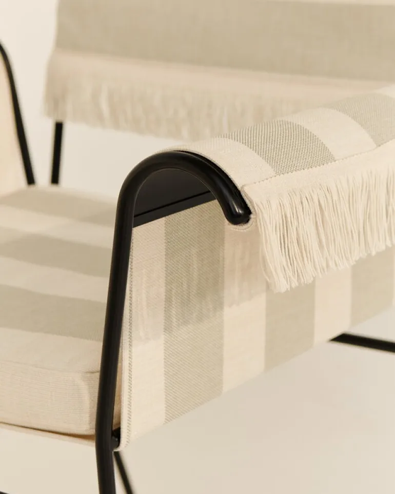 GUBI Tropique chair with fringes, classic black - Leslie Stripe 20