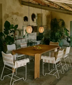 GUBI Tropique chair with fringes, classic white - Leslie Stripe 40