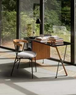 GUBI Violin chair, oak - Karakorum 001