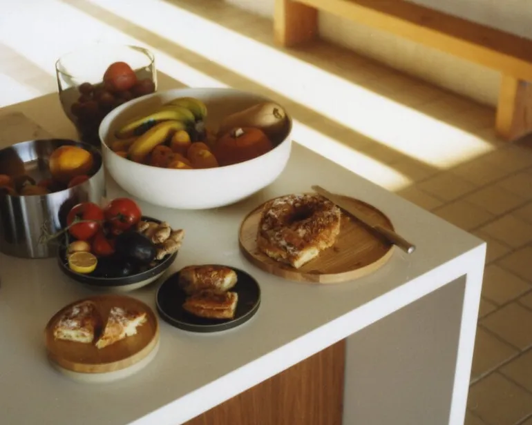 Hasami Porcelain Plate, 220 mm, black