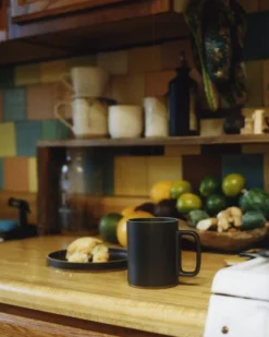 Hasami Porcelain Plate, 185 mm, black