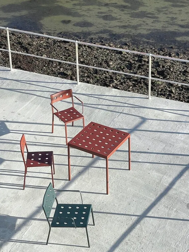 HAY Balcony table, 75 x 76 cm, iron red