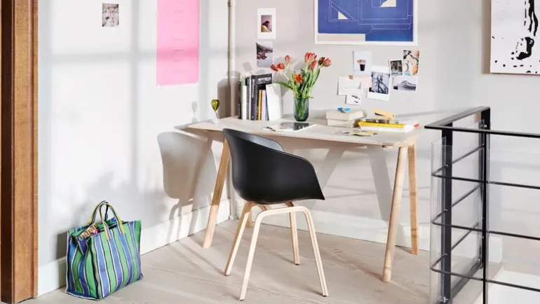 HAY CPH90 2.0 desk, 130 x 65 cm, lacquered oak - off-white linoleum