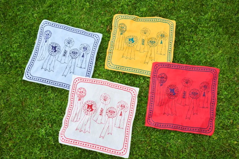 HAY HAY Dogs scarf, 55 x 55 cm, red