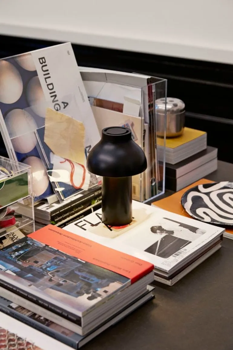 HAY PC Portable table lamp, soft black