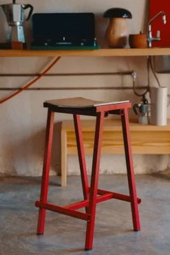 HAY Taburete 8 bar stool, low, 65 cm, signal red - lacquered oak