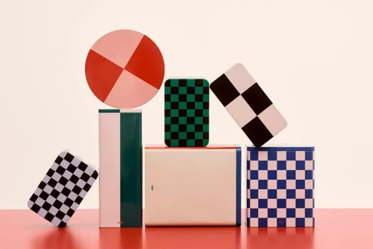 HAY Tin container, round, red - soft pink