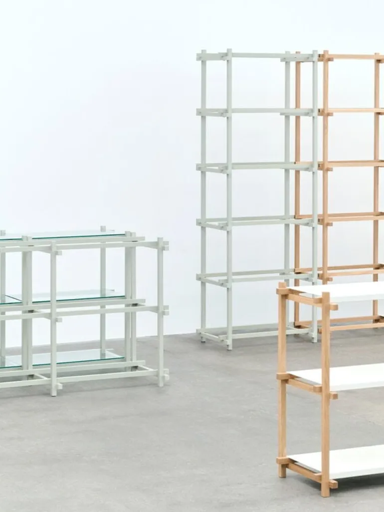 HAY Woody 2.0 shelf, low, smokey grey beech - clear glass