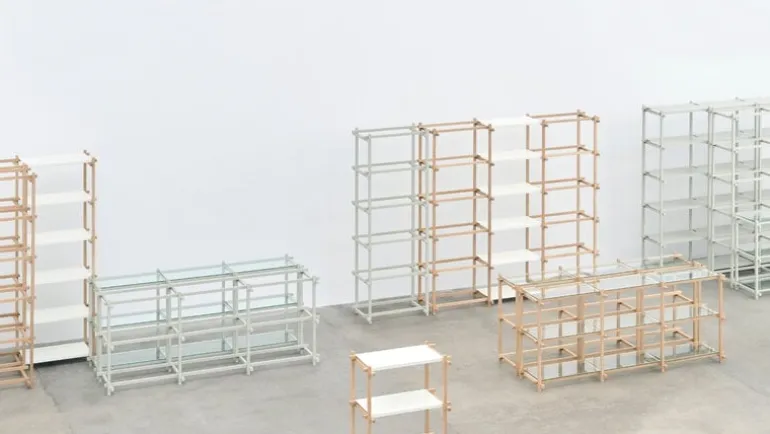 HAY Woody 2.0 shelf, low, soaped oak - clear glass