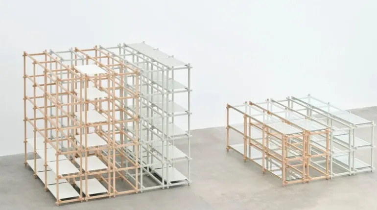 HAY Woody 2.0 shelf, low, soaped oak - clear glass