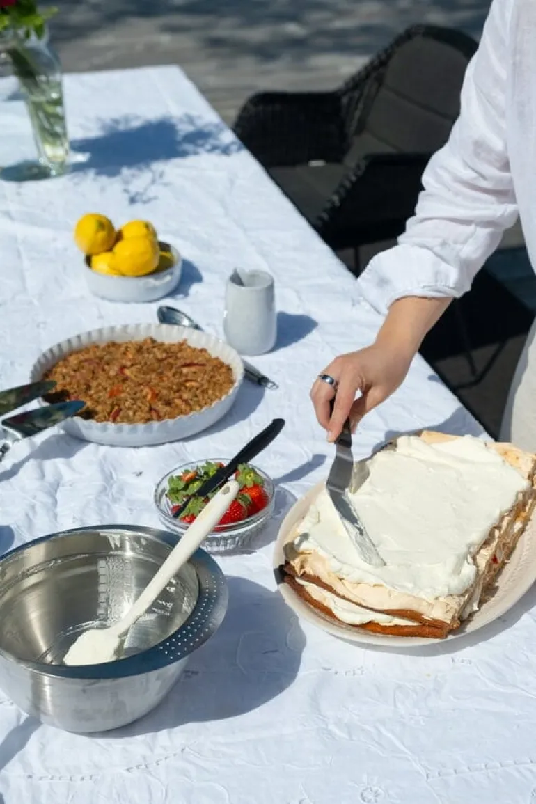 Heirol Twist pie dish, 29 cm, stone