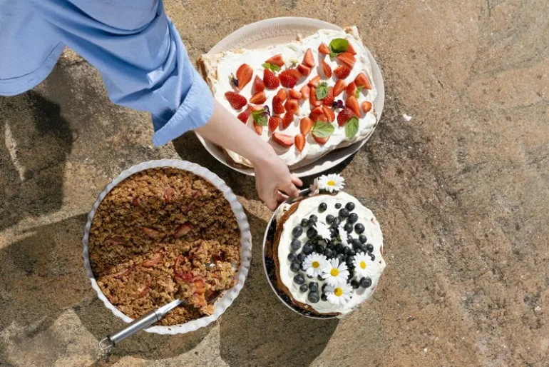 Heirol Twist pie dish, 29 cm, stone