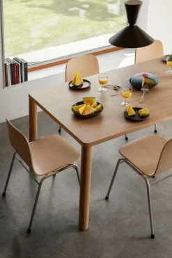 Hem Log table, 140 x 90 cm, oak