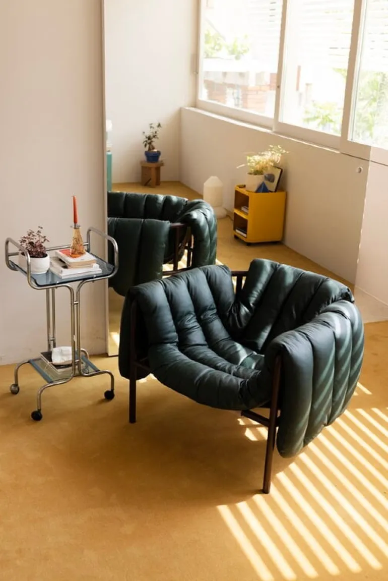 Hem Puffy lounge chair, black leather - black grey steel