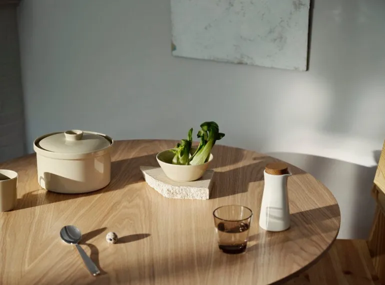 Iittala Teema pot with lid, 2,3 L, beige