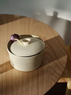 Iittala Teema pot with lid, 2,3 L, beige