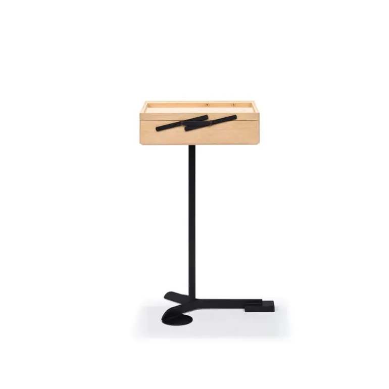 Karakter Comodo storage unit, lacquered oak