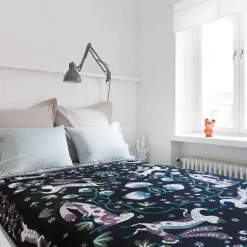 Klaus Haapaniemi & Co. Rabbit shawl 150 x 150 cm, forest