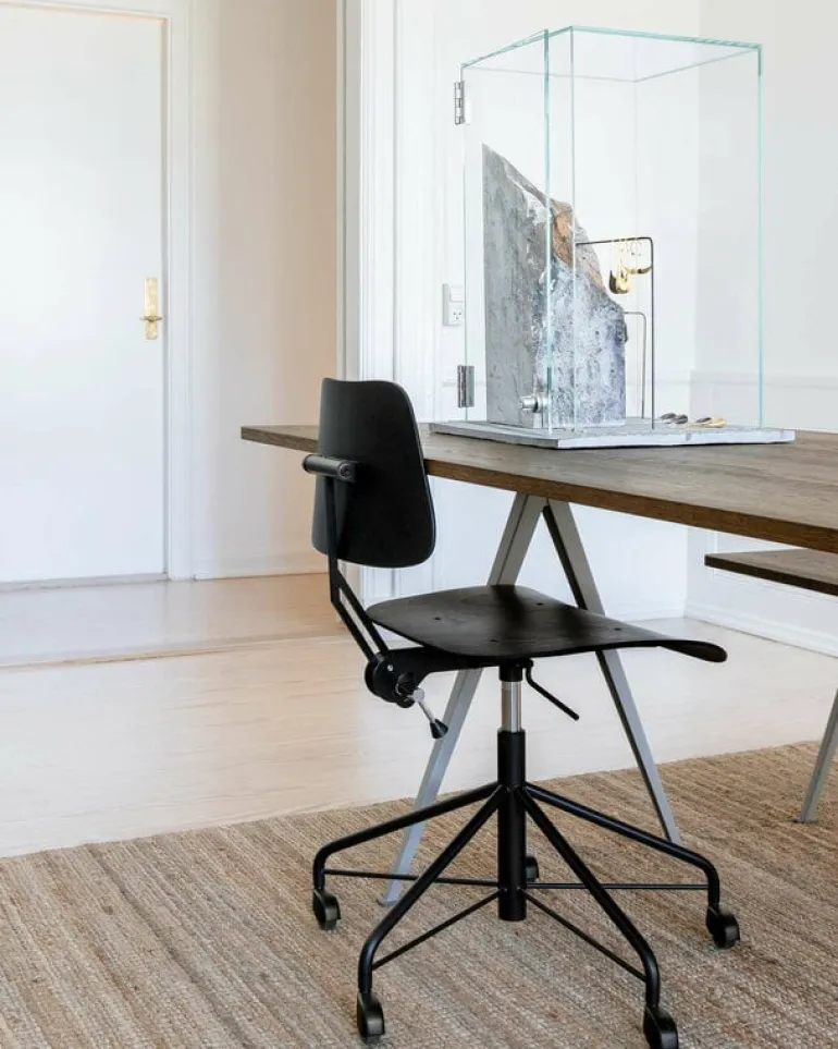 Labofa Heritage 12.1 work chair, black oak - black