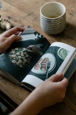 Laine Publishing Friends in Food