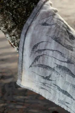 Lapuan Kankurit Aallokko towel, linen - black