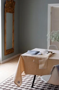 Lapuan Kankurit Aamu napkin, 48 x 48 cm, gold