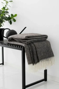 Lapuan Kankurit Arvo blanket, 130 x 180 cm, white - natural brown